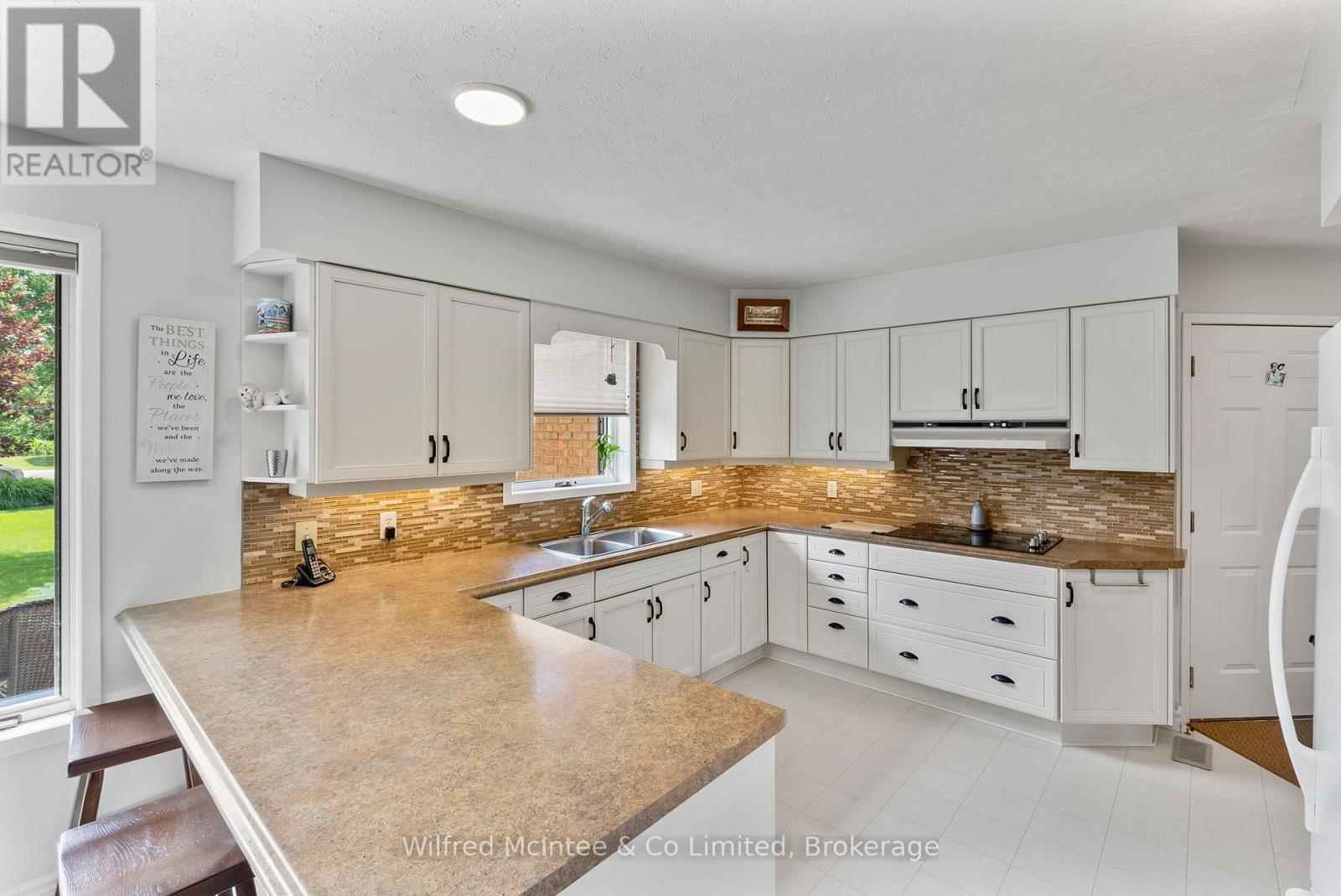 30 Geeson Avenue, Brockton, Ontario  N0G 2V0 - Photo 14 - X12259783