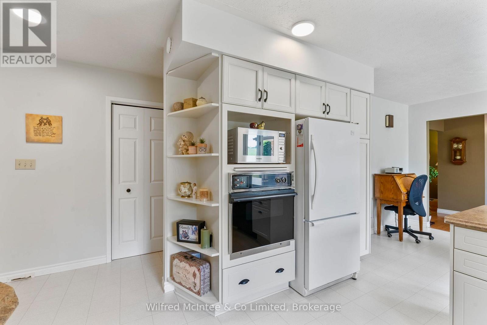 30 Geeson Avenue, Brockton, Ontario  N0G 2V0 - Photo 16 - X12259783