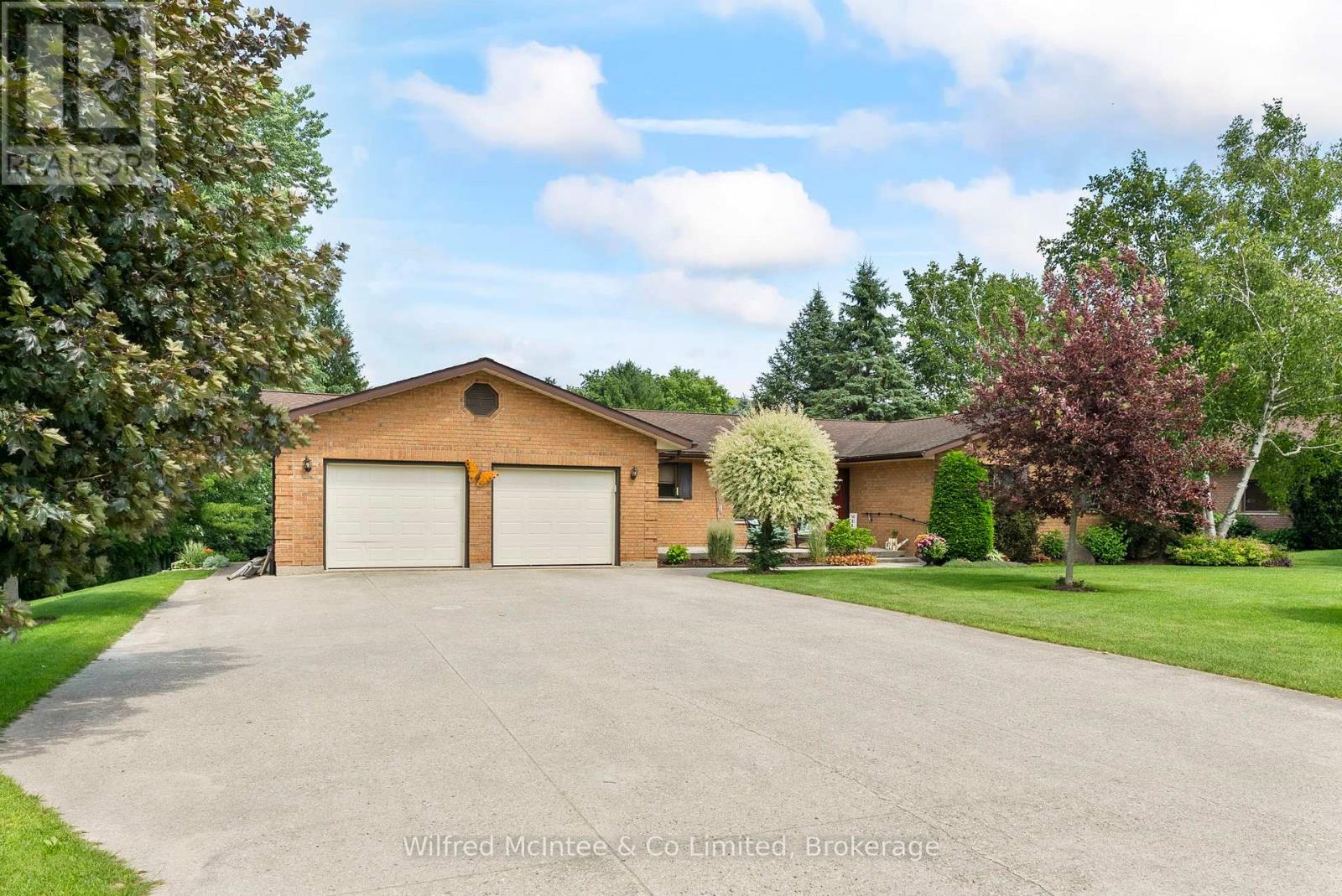 30 Geeson Avenue, Brockton, Ontario  N0G 2V0 - Photo 2 - X12259783