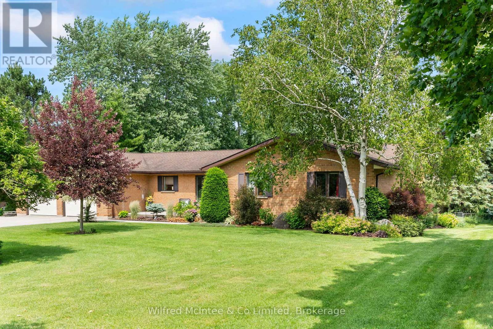 30 Geeson Avenue, Brockton, Ontario  N0G 2V0 - Photo 3 - X12259783