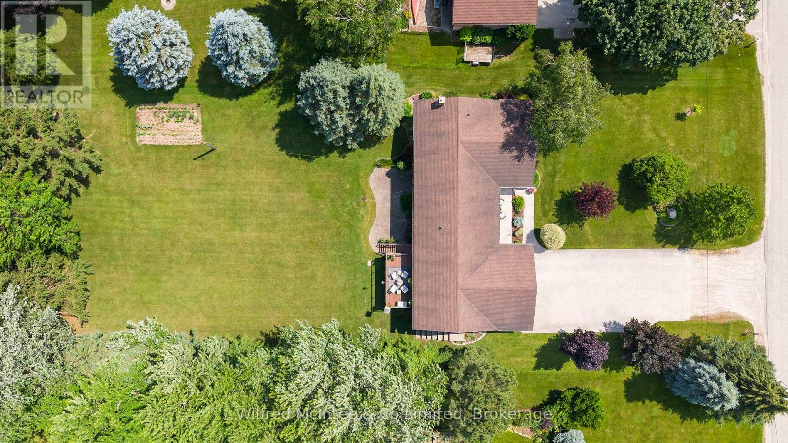 30 Geeson Avenue, Brockton, Ontario  N0G 2V0 - Photo 45 - X12259783