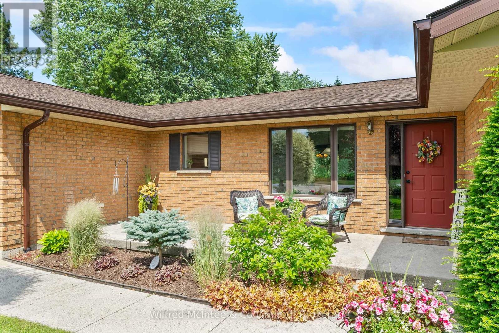 30 Geeson Avenue, Brockton, Ontario  N0G 2V0 - Photo 6 - X12259783