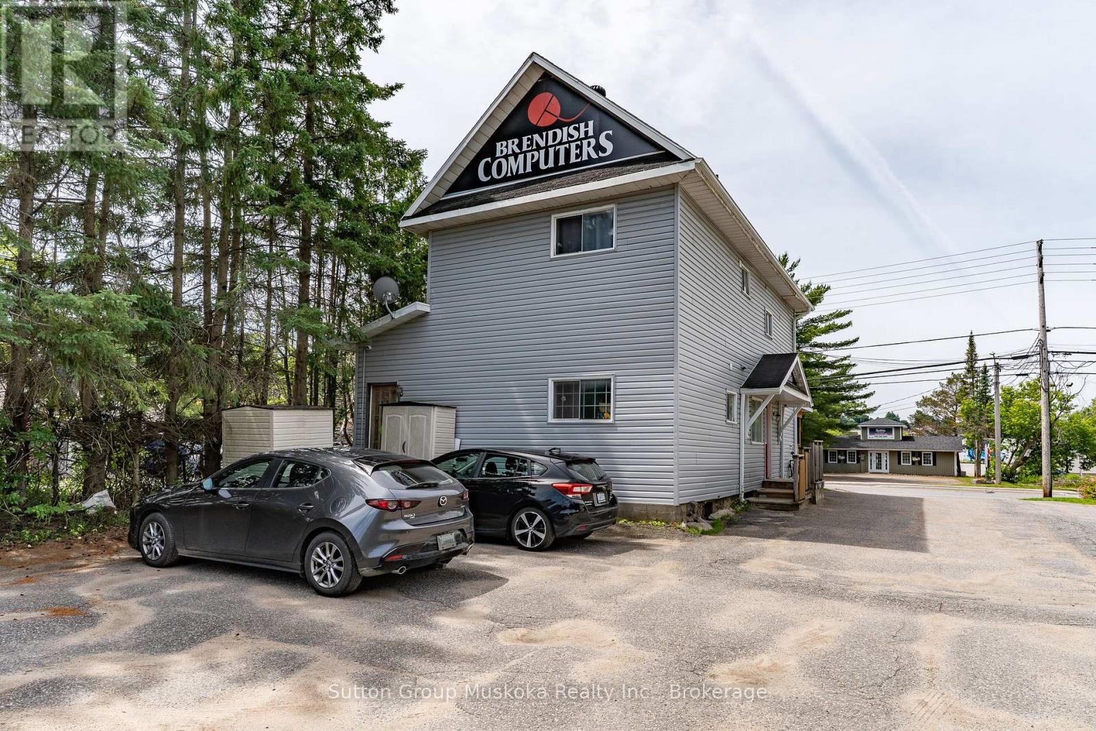 6 Chaffey Street, Huntsville, Ontario  P1H 1K7 - Photo 3 - X12259812