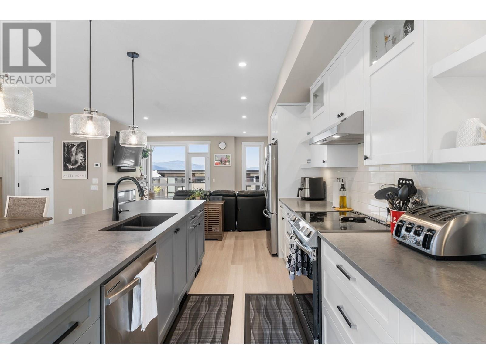 Property at 3220 Hilltown Drive Unit# 7 image 5