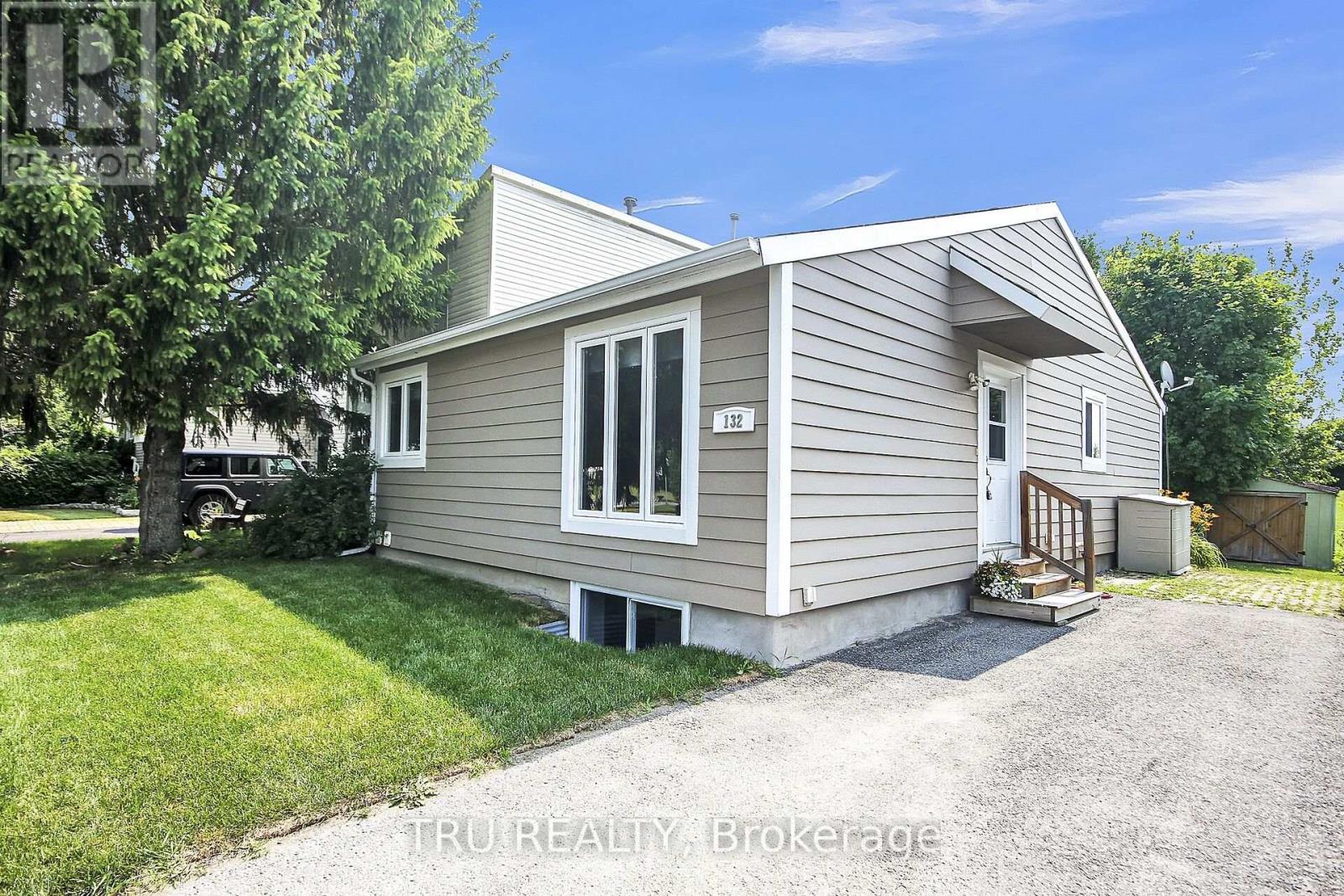 Property at 132 ROTHESAY DRIVE image 2