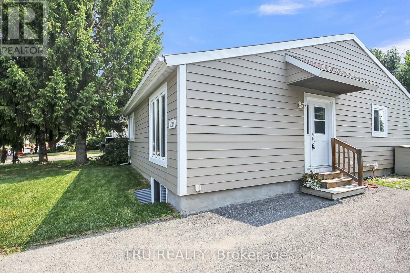 Property at 132 ROTHESAY DRIVE image 3
