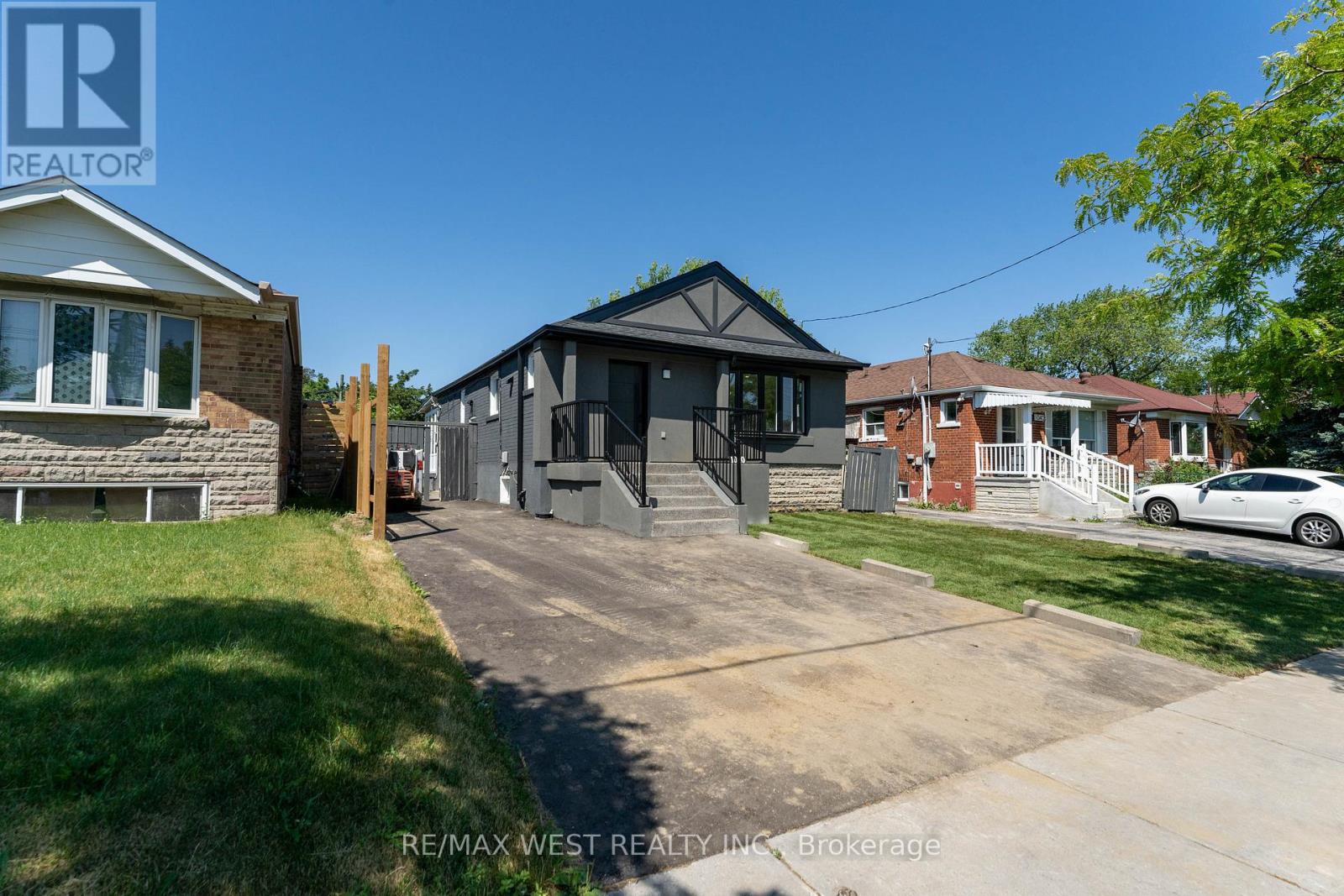 Property at 1040 KENNEDY ROAD image 1