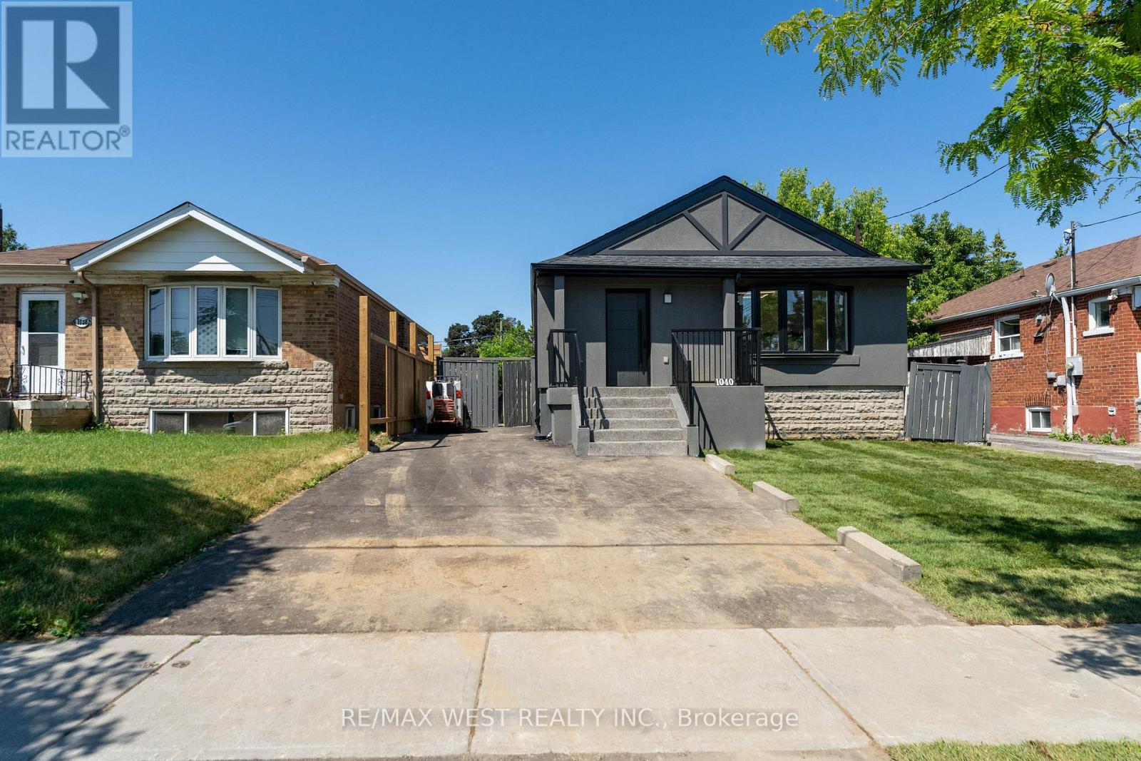Property at 1040 KENNEDY ROAD image 2