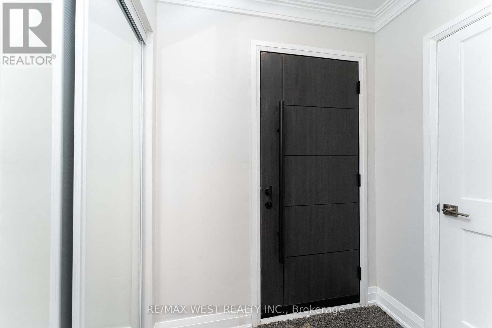 Property at 1040 KENNEDY ROAD image 4