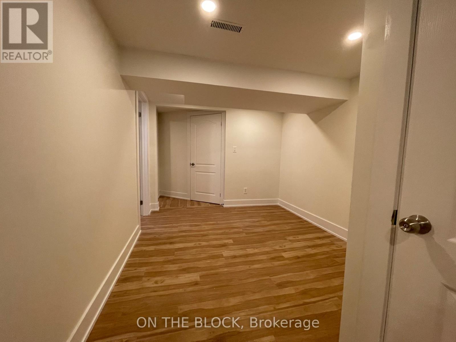 2br Basemnt - 954 Timmins Gdns Gardens N, Pickering, Ontario  L1W 2L2 - Photo 12 - E12259789