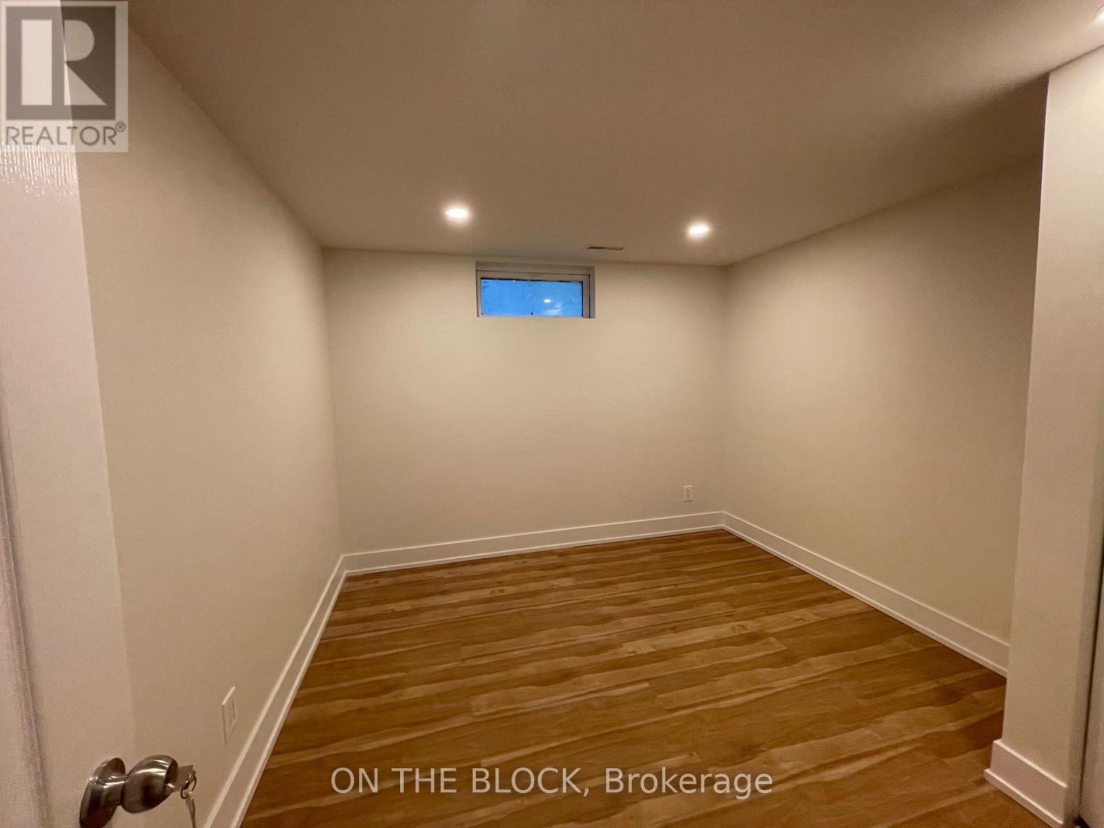 2br Basemnt - 954 Timmins Gdns Gardens N, Pickering, Ontario  L1W 2L2 - Photo 5 - E12259789