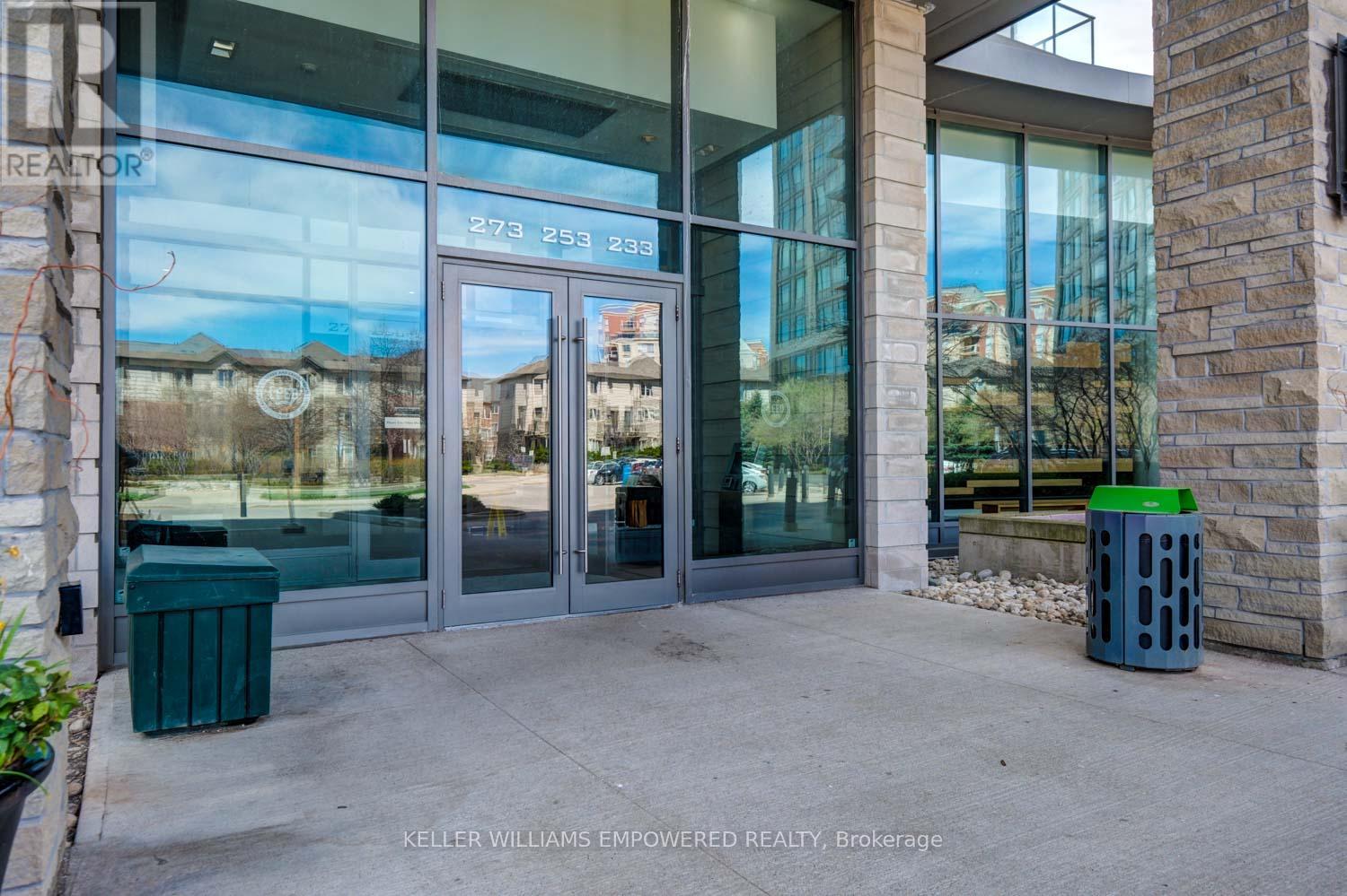 303 - 233 South Park Road, Markham, Ontario  L3T 0B3 - Photo 3 - N12259639