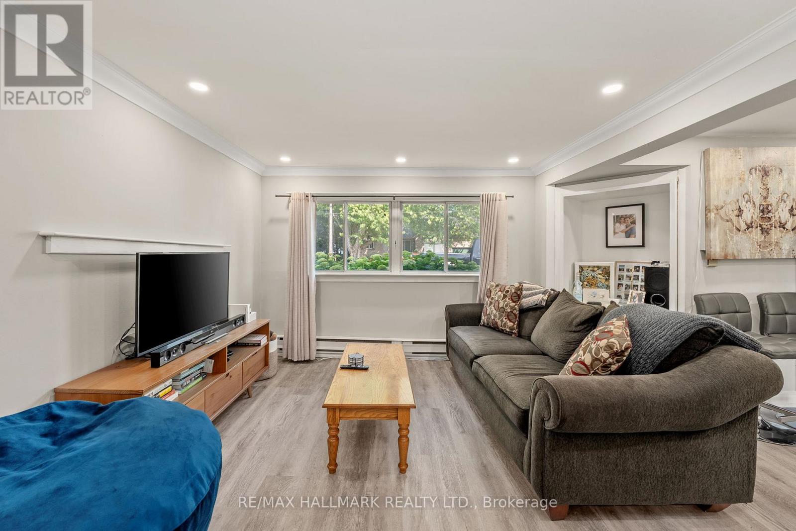 Property at 41 SHIRLEA BOULEVARD image 4