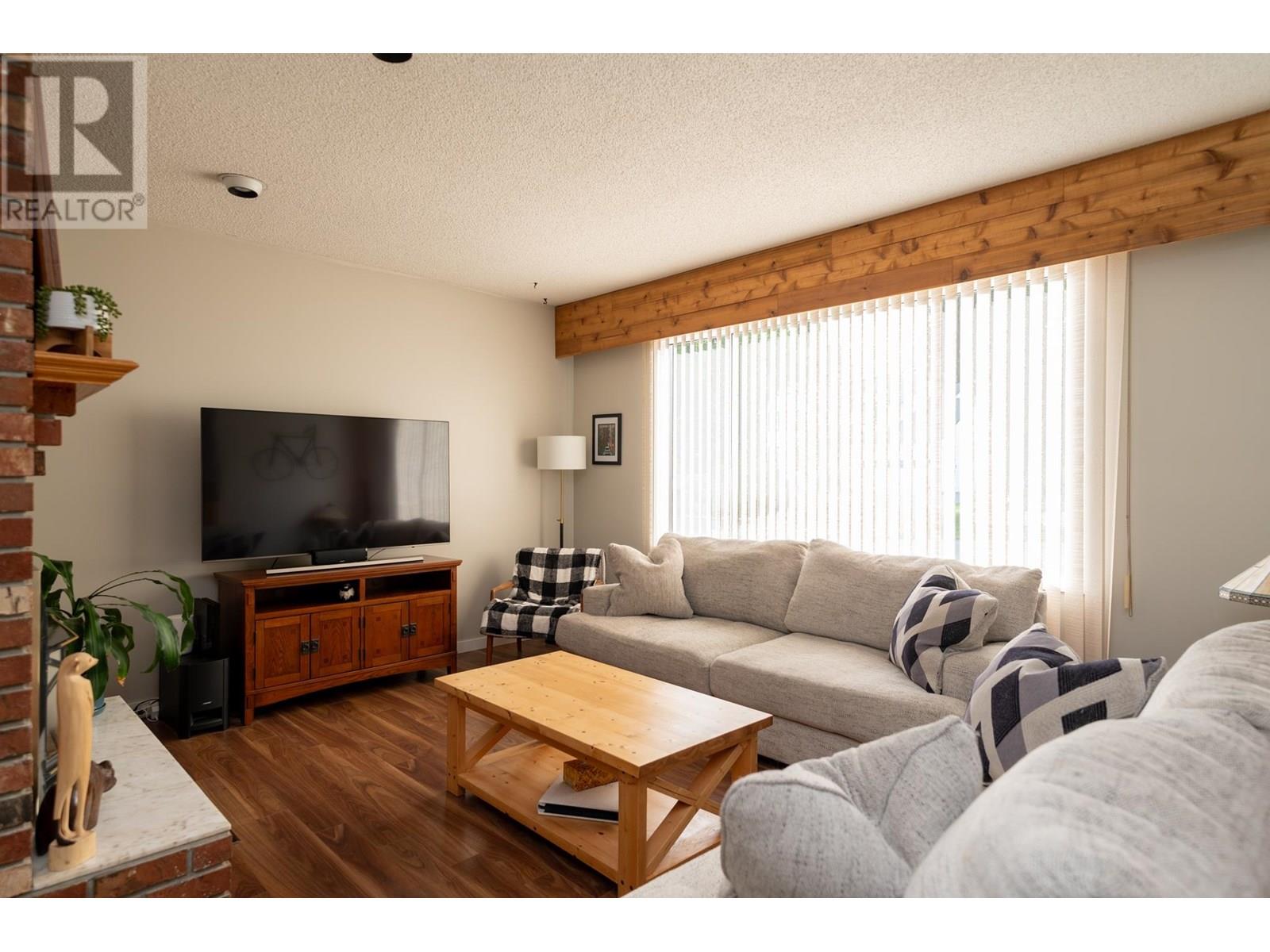 Property at 3158 WALLACE CRESCENT image 3