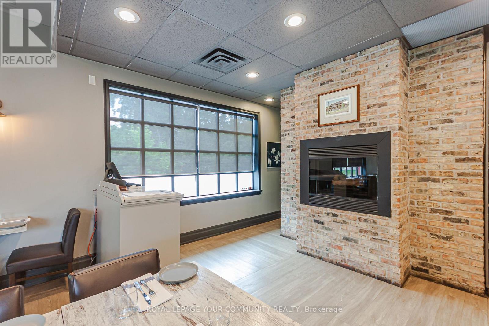 Unionville - 139 Main Street, Markham, Ontario  L3R 2G5 - Photo 7 - N12259132
