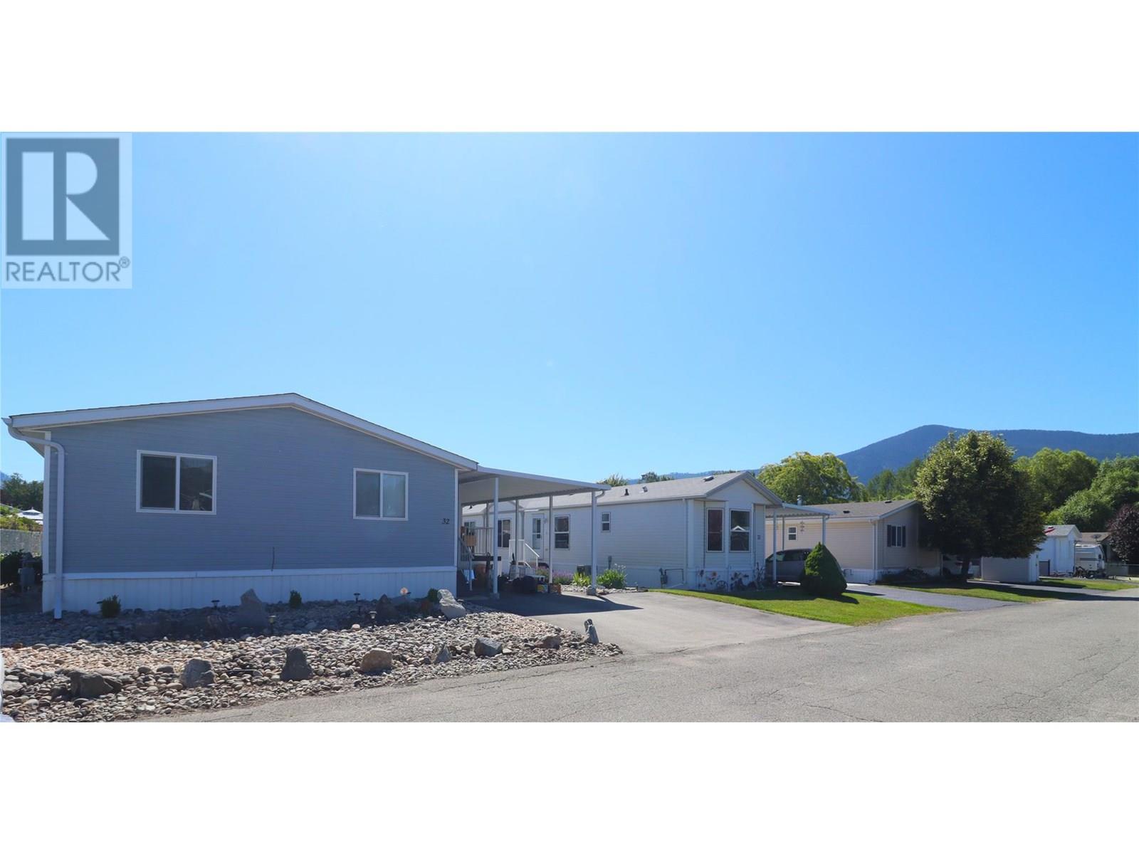 7225 BOUNDARY Drive Unit# 32, grand forks, British Columbia