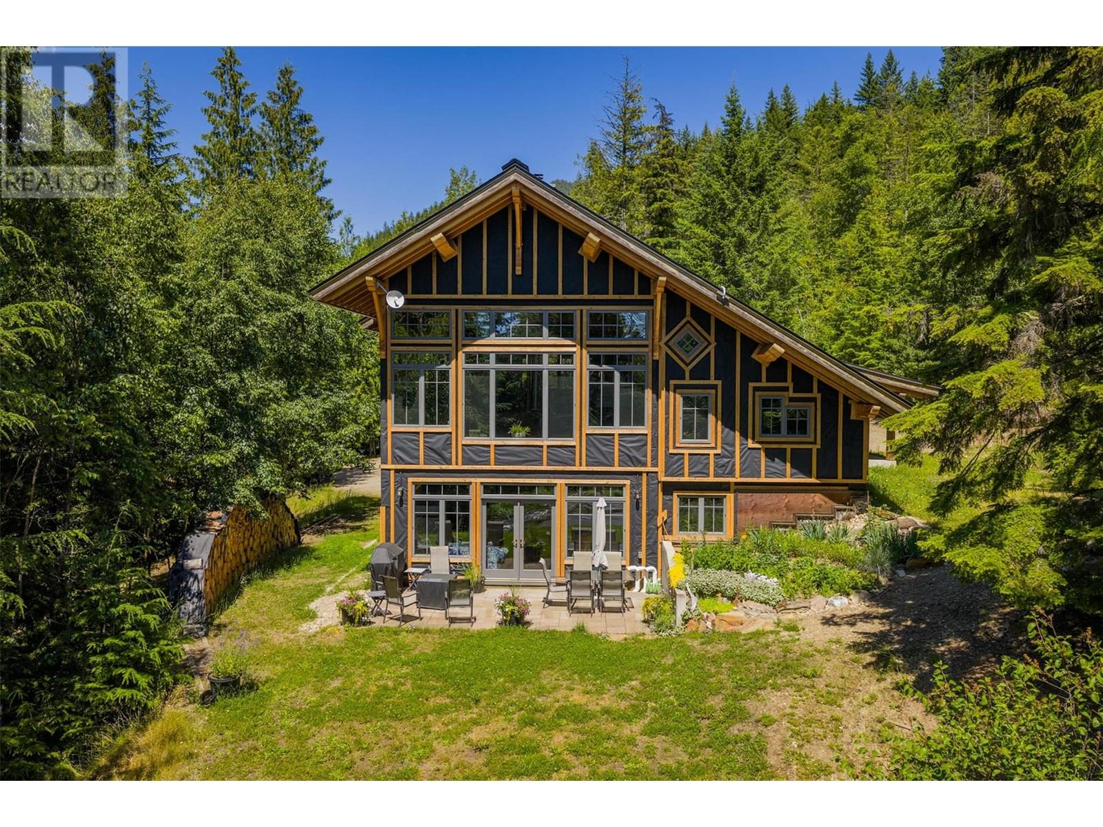 282 Duncan Dam Site Haul Road, meadow creek, British Columbia