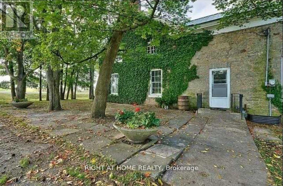 Property at 545 DUNDAS STREET E image 3