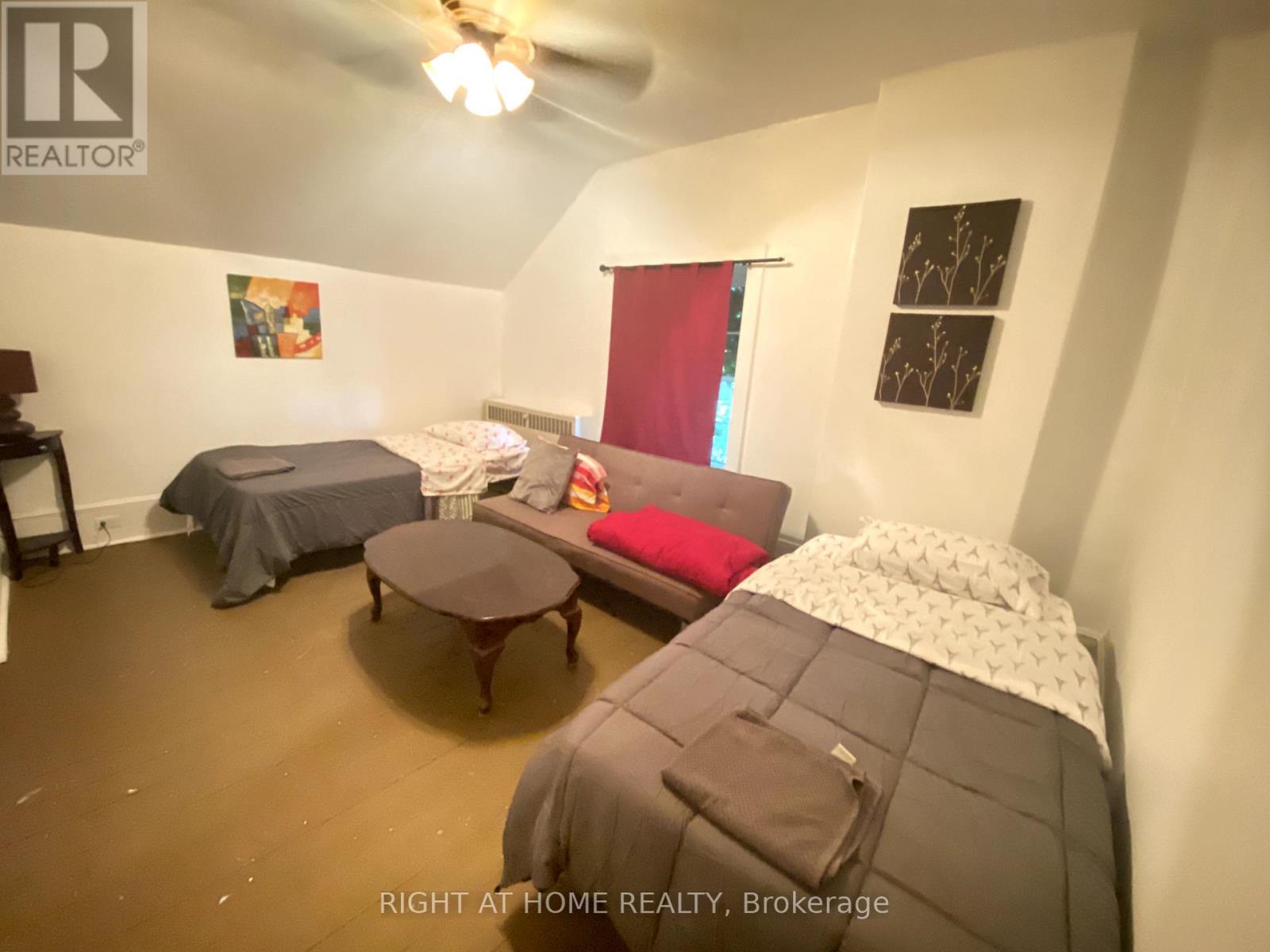 Property at 545 DUNDAS STREET E image 5