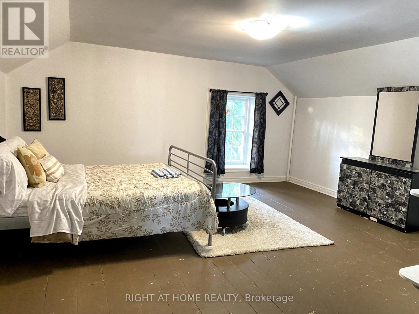 545 Dundas Street E, Hamilton, Ontario  L8B 0G7 - Photo 7 - X12259560