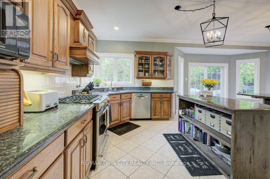 1525 Dickie Settlement Road, Cambridge, Ontario  N3H 4R8 - Photo 16 - X12259793