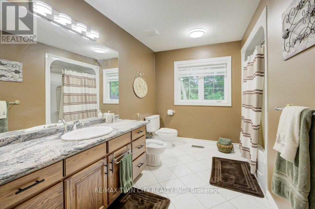 1525 Dickie Settlement Road, Cambridge, Ontario  N3H 4R8 - Photo 25 - X12259793