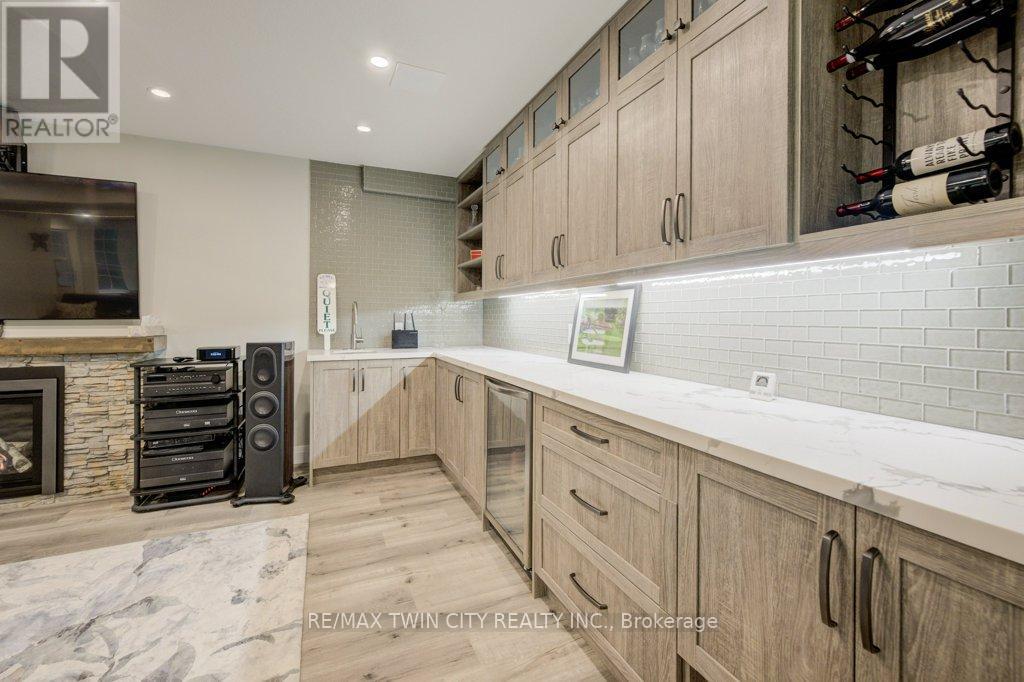 1525 Dickie Settlement Road, Cambridge, Ontario  N3H 4R8 - Photo 31 - X12259793