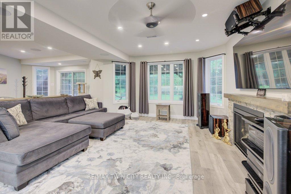 1525 Dickie Settlement Road, Cambridge, Ontario  N3H 4R8 - Photo 32 - X12259793