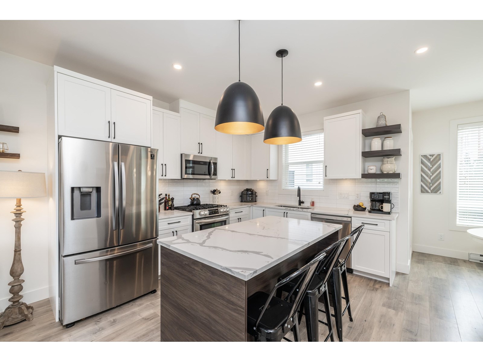 Property at 14 27640 LANTERN AVENUE image 1