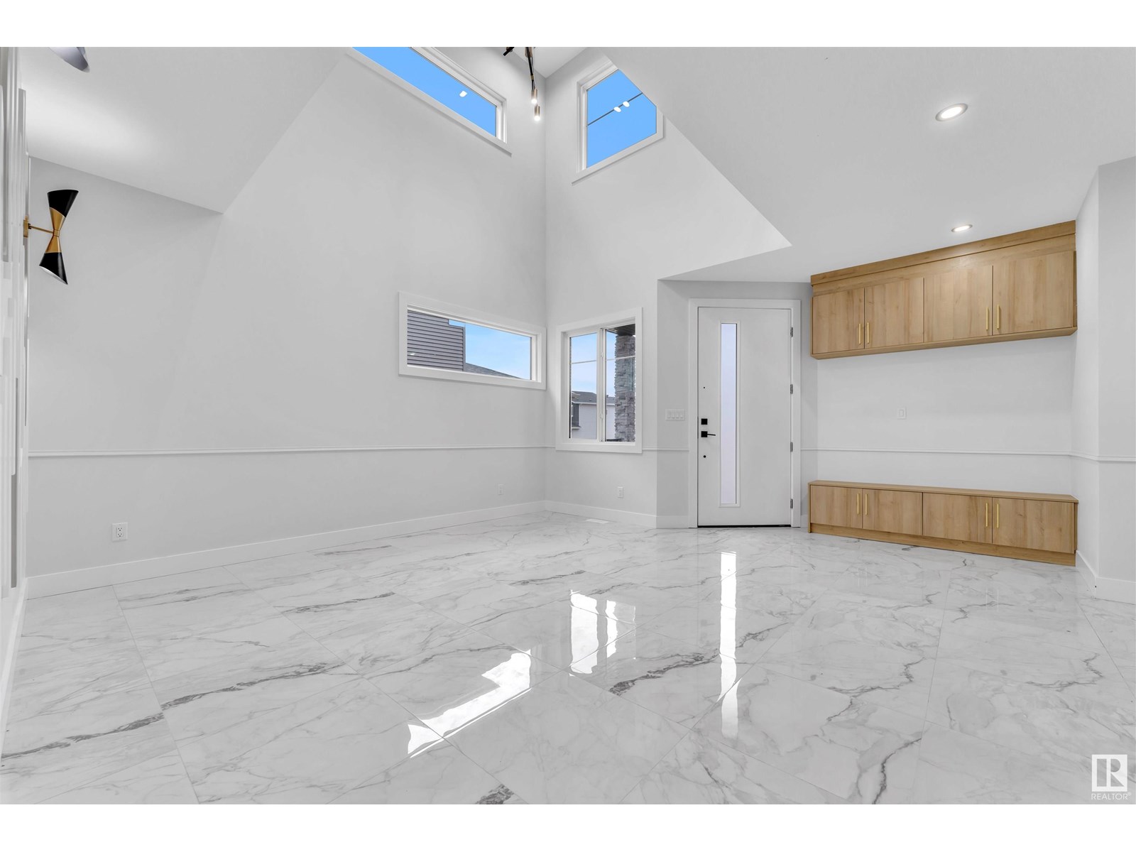 Property at 2641 63 AV NE image 4