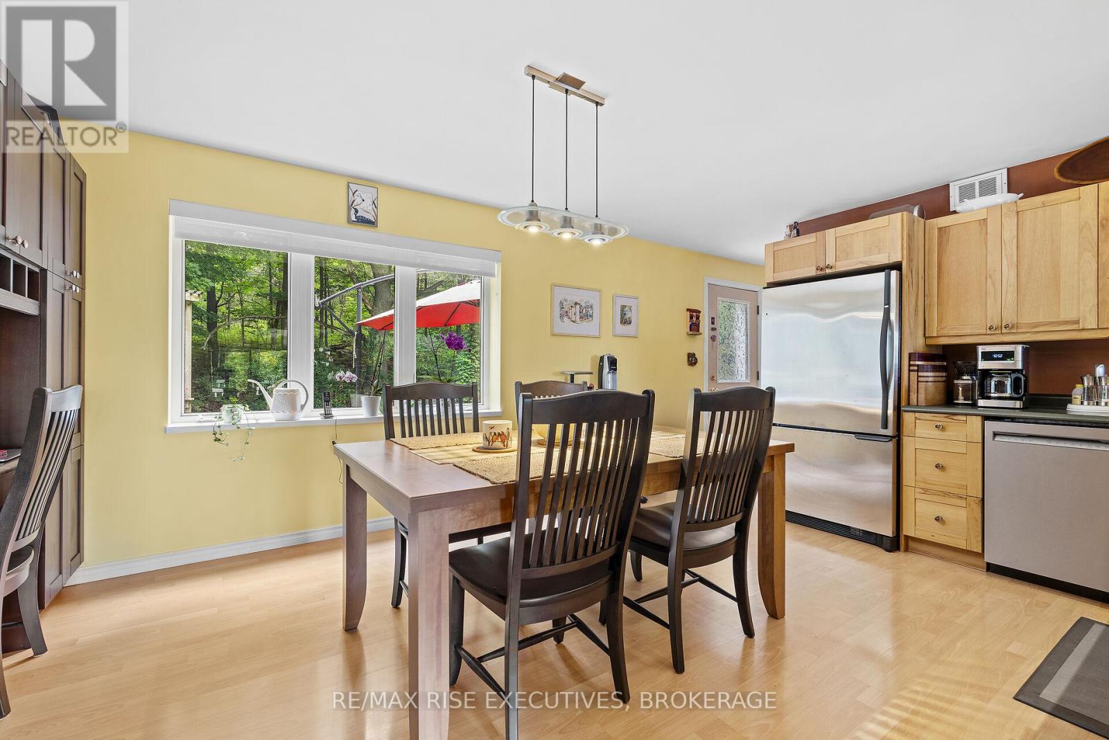 196 Old River Road, Leeds And The Thousand Islands, Ontario  K0E 1R0 - Photo 10 - X12260079