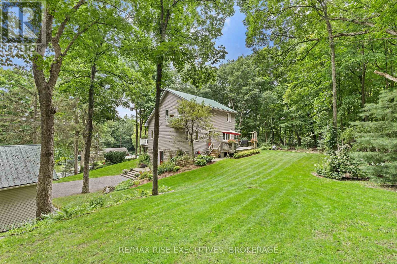 196 Old River Road, Leeds And The Thousand Islands, Ontario  K0E 1R0 - Photo 32 - X12260079