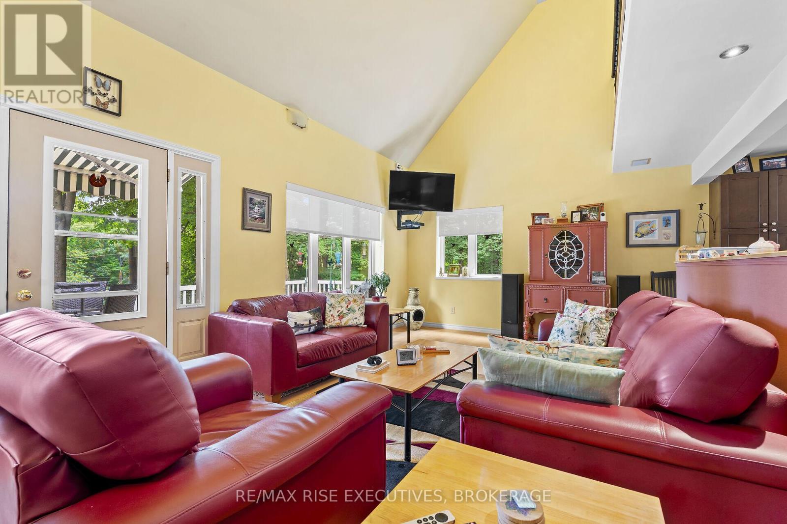 196 Old River Road, Leeds And The Thousand Islands, Ontario  K0E 1R0 - Photo 7 - X12260079