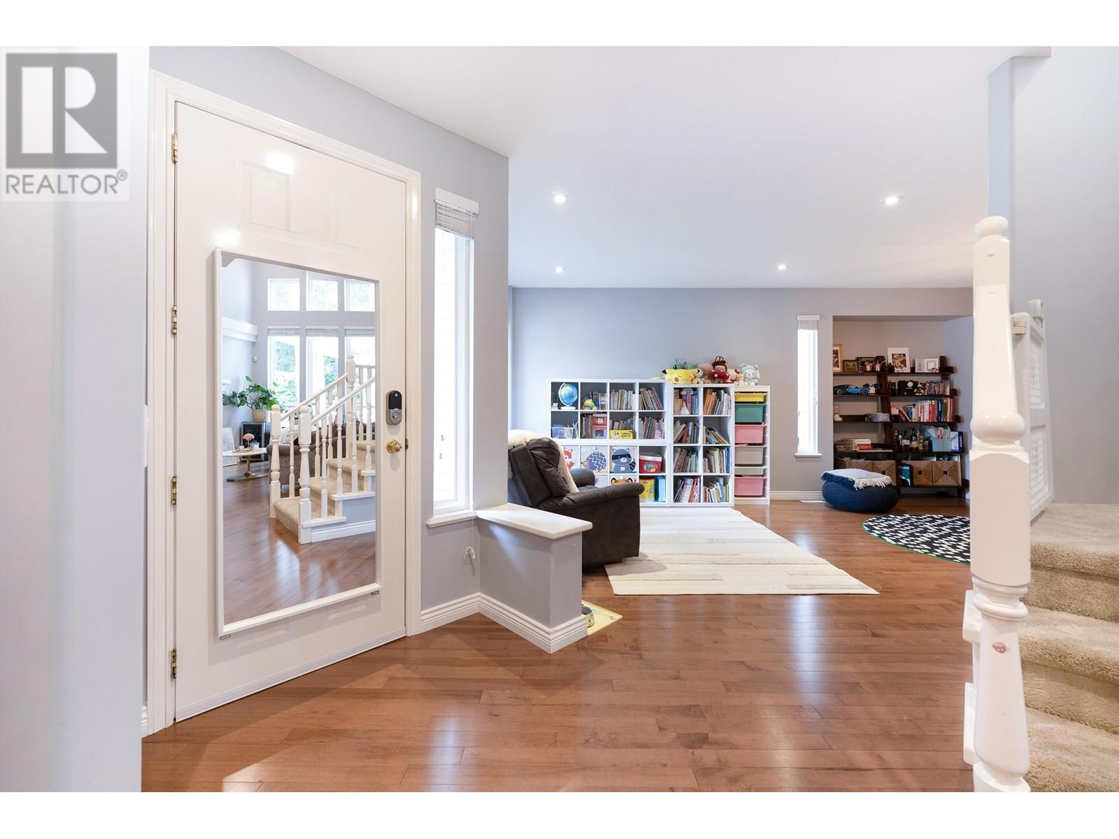 Property at 3271 CHARTWELL GREEN image 2