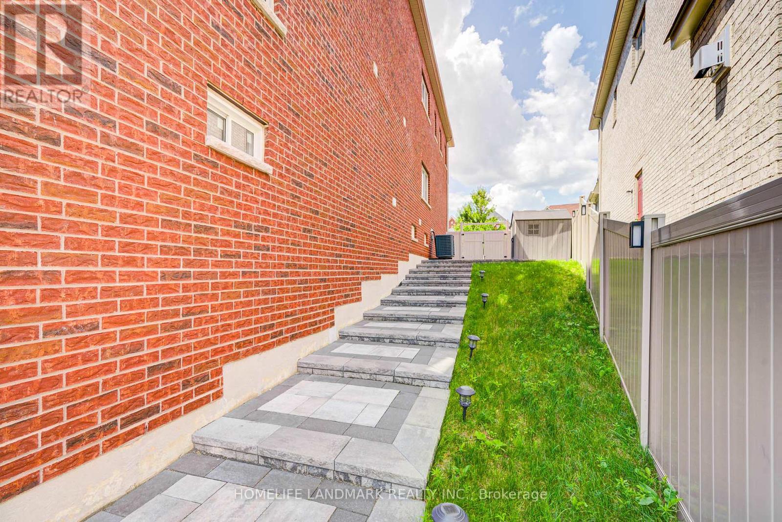 17 Dr Pearson Court, East Gwillimbury, Ontario  L9N 0P4 - Photo 45 - N12259222