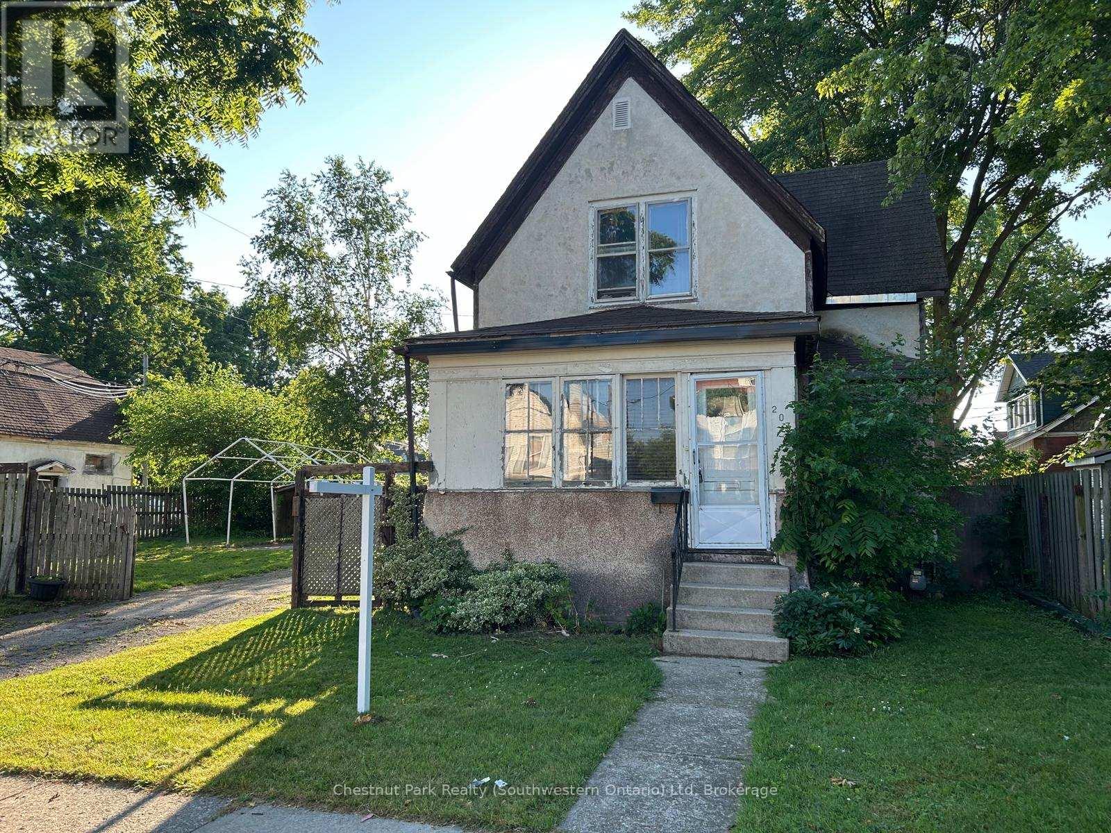 Property at 207 TAMARAC STREET image 1