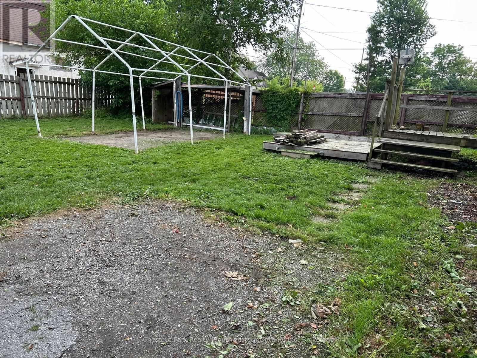 207 Tamarac Street, Haldimand, Ontario  N1A 2C5 - Photo 12 - X12259963
