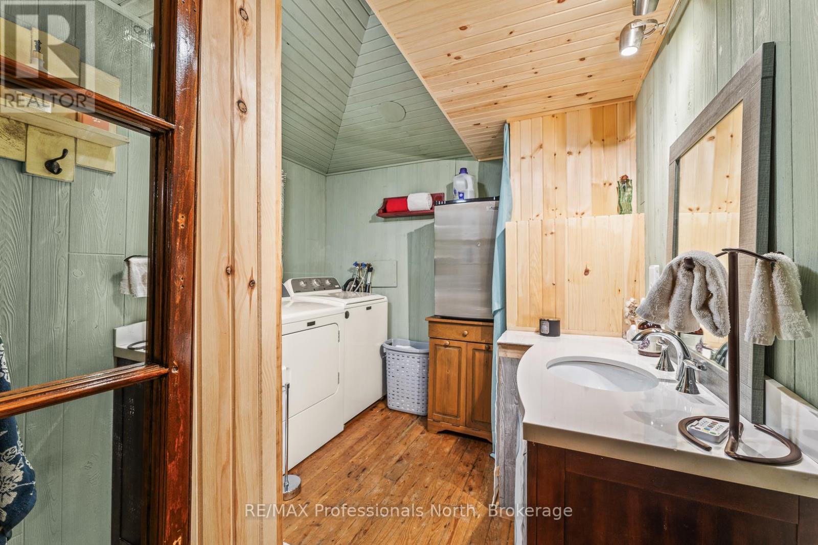 1053 Cutler Road, Muskoka Lakes, Ontario  P0B 1M0 - Photo 15 - X12259983
