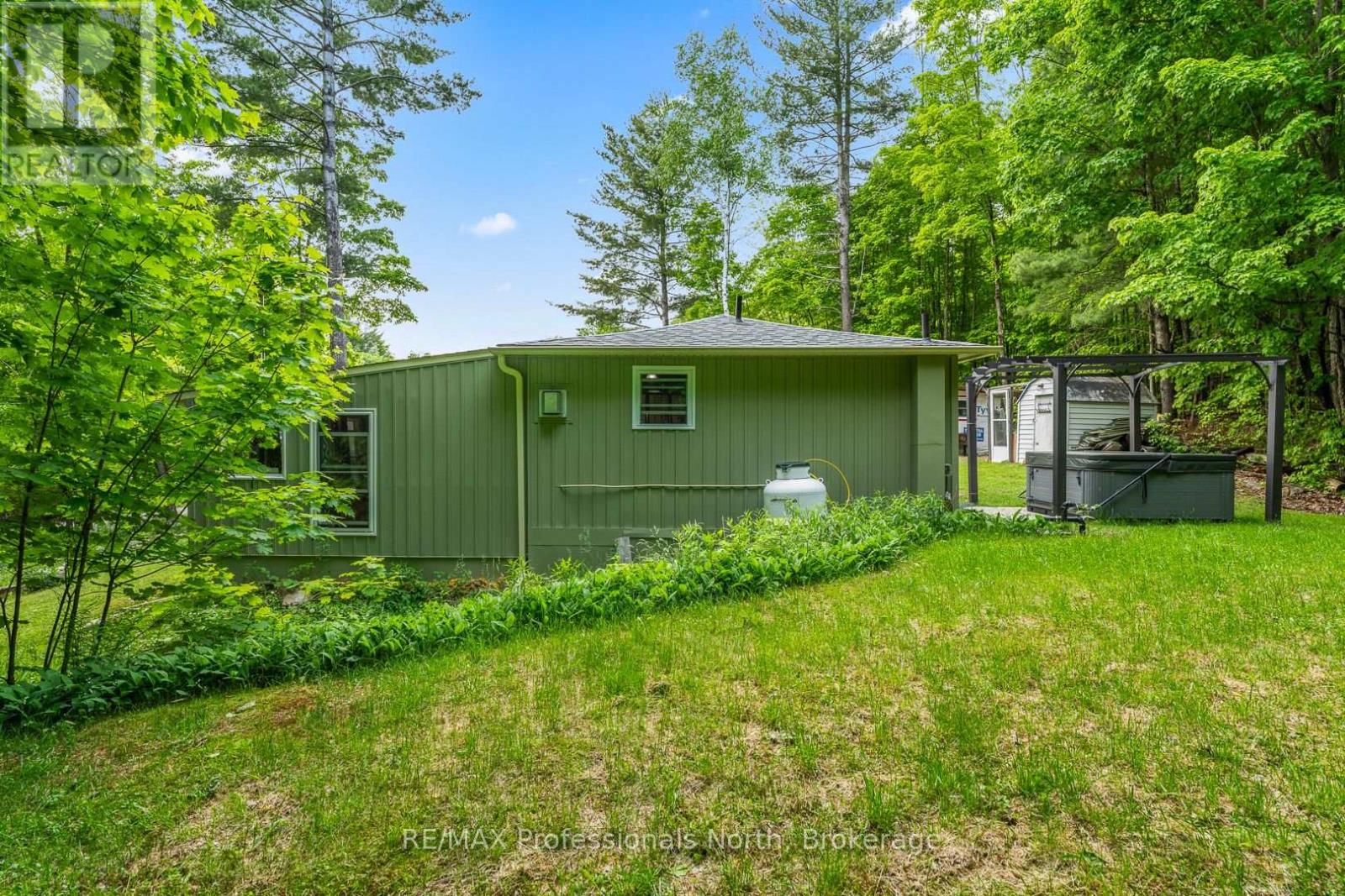 1053 Cutler Road, Muskoka Lakes, Ontario  P0B 1M0 - Photo 20 - X12259983