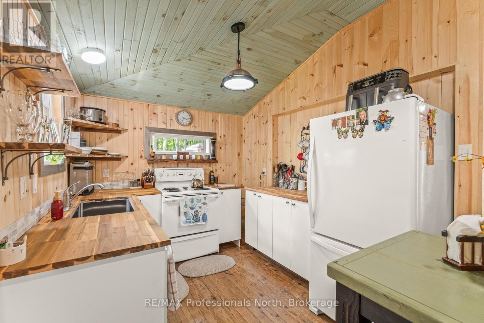 1053 Cutler Road, Muskoka Lakes, Ontario  P0B 1M0 - Photo 7 - X12259983
