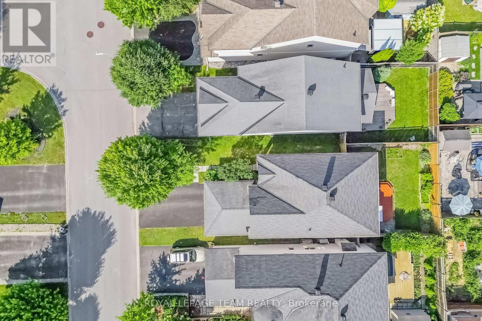 Property at 204 APPLECROSS CRESCENT image 2