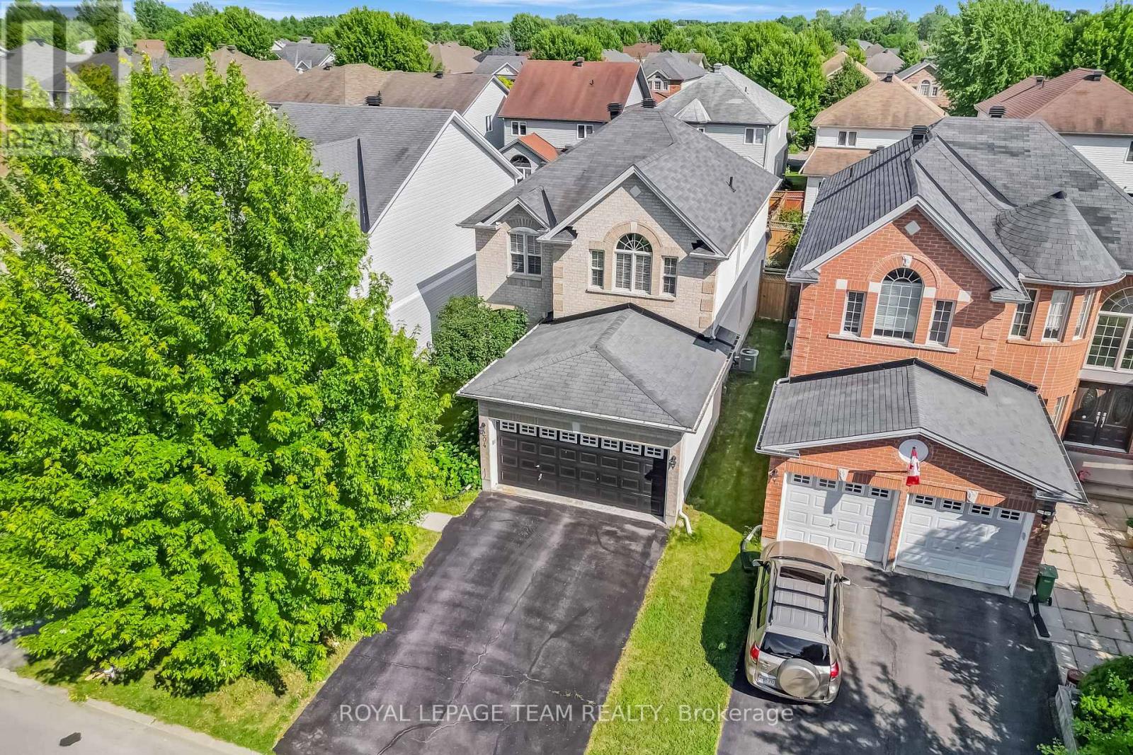 Property at 204 APPLECROSS CRESCENT image 4
