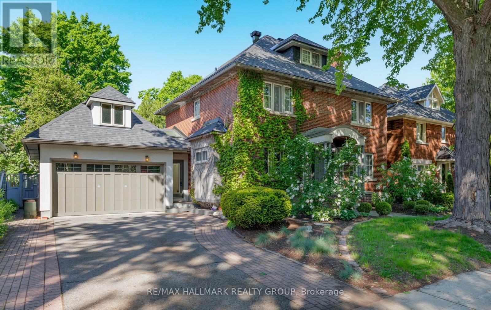 Property at 396 HURON AVENUE S image 1