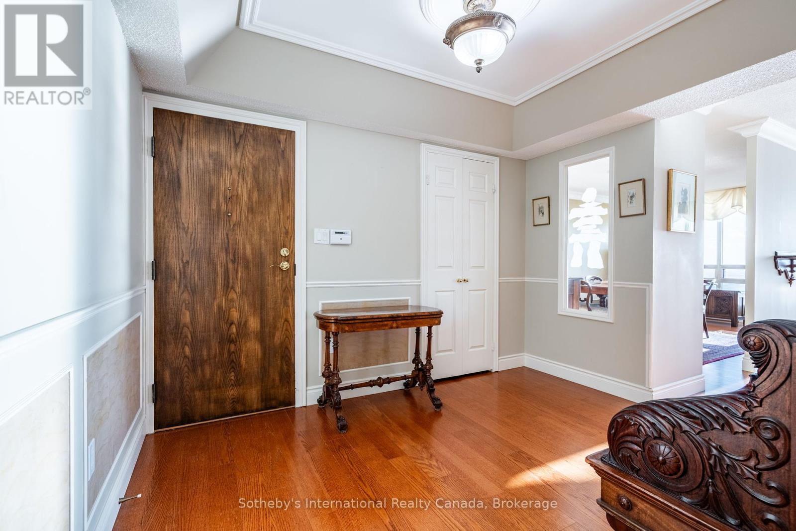 1107 - 2180 Marine Drive, Oakville, Ontario  L6L 5V2 - Photo 7 - W12260075
