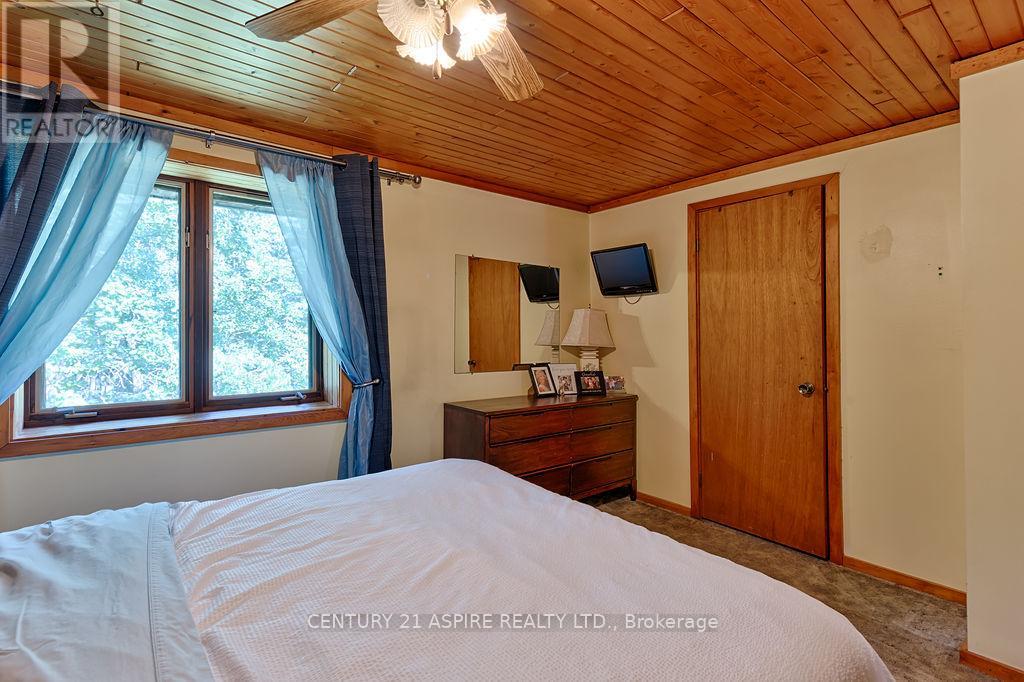551 Whispering Pines Crescent, Laurentian Valley, Ontario  K8A 6W4 - Photo 13 - X12260003