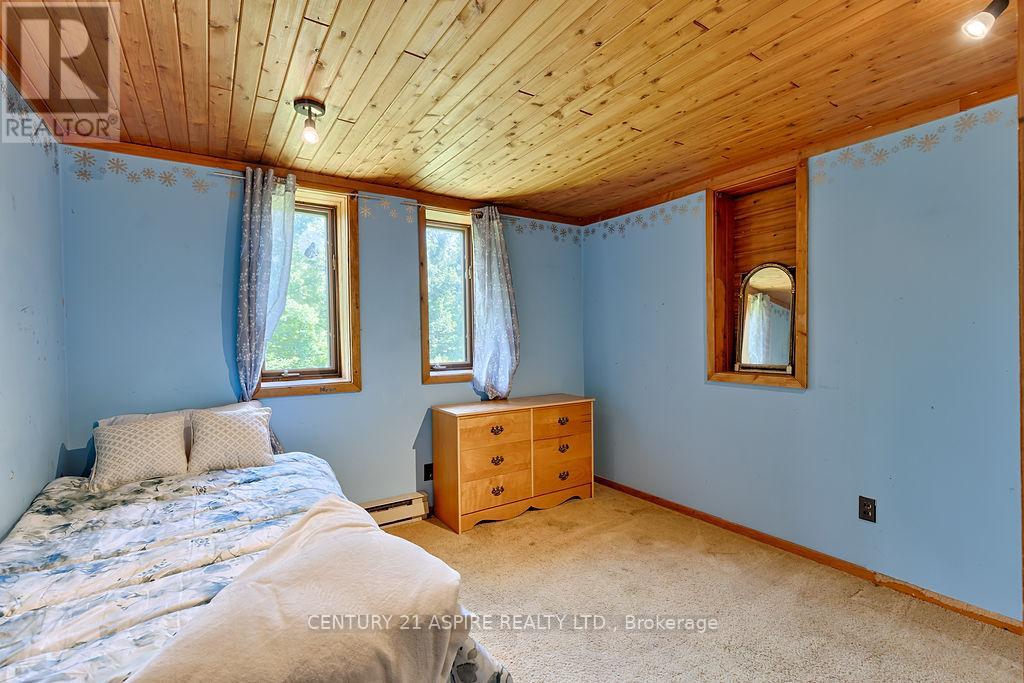 551 Whispering Pines Crescent, Laurentian Valley, Ontario  K8A 6W4 - Photo 16 - X12260003