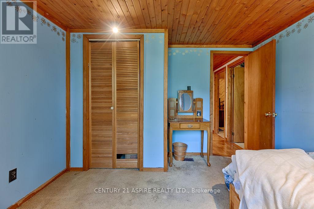 551 Whispering Pines Crescent, Laurentian Valley, Ontario  K8A 6W4 - Photo 17 - X12260003