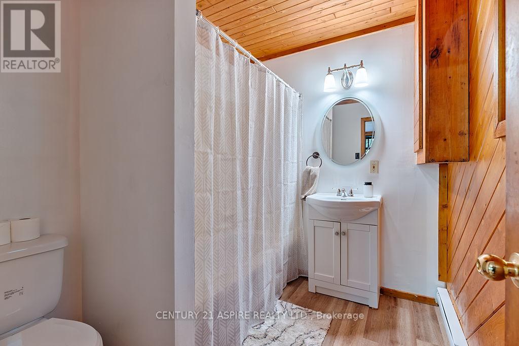 551 Whispering Pines Crescent, Laurentian Valley, Ontario  K8A 6W4 - Photo 18 - X12260003