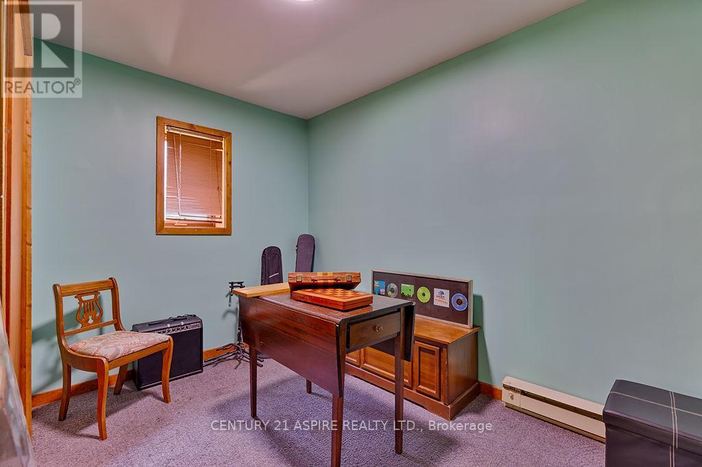 551 Whispering Pines Crescent, Laurentian Valley, Ontario  K8A 6W4 - Photo 23 - X12260003