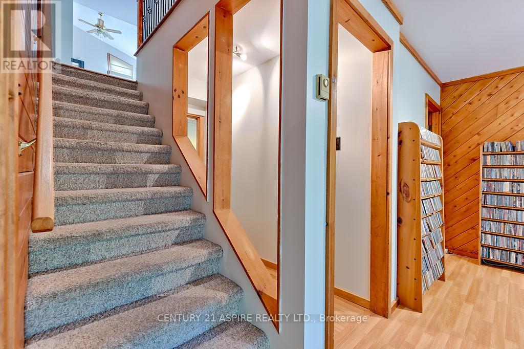 551 Whispering Pines Crescent, Laurentian Valley, Ontario  K8A 6W4 - Photo 24 - X12260003